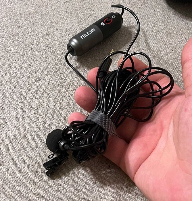 Microfon lavalier TELESIN cu accesorii si husa de transport