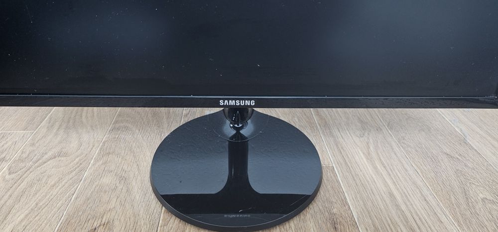 Манитор самсунг,диагональ 22