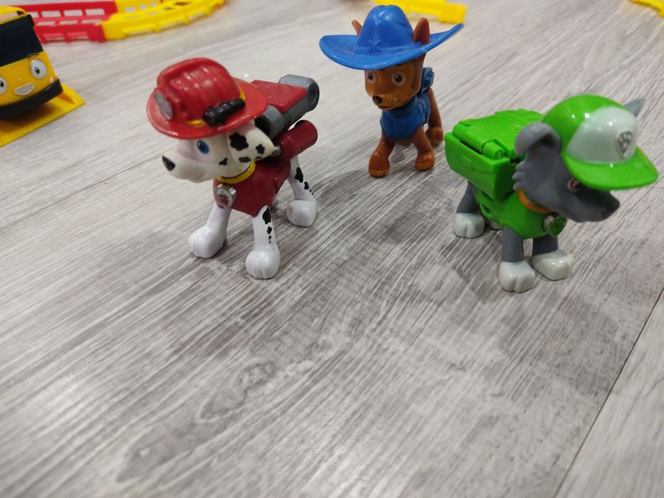 Продам игрушки собачий патруль