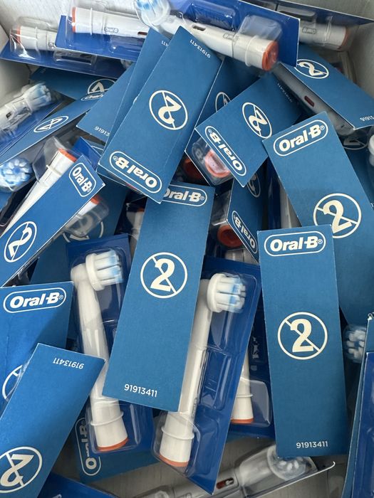 Vand capete periuta Oral-B- Precision Clean