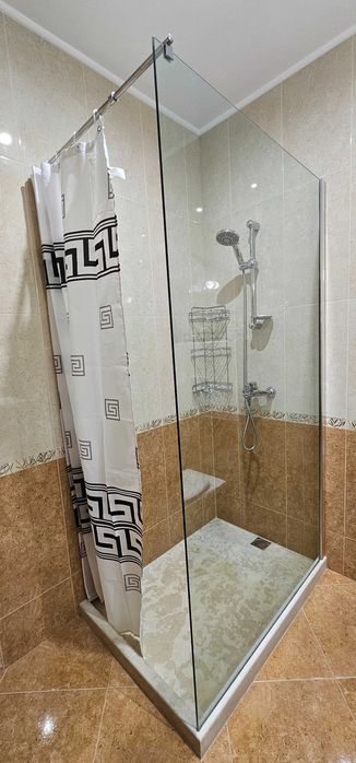 Многостаен апартамент с две паркоместа първа линия море Кабакум, Варна