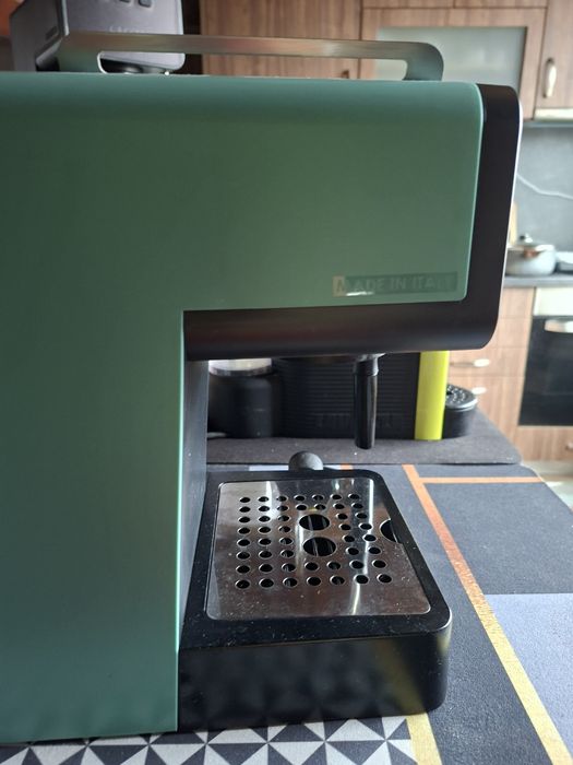 Кафемашина за професионална и домашна употреба.