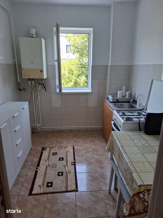 Apartament 2 camere de închiriat – complet mobilat și utilat
