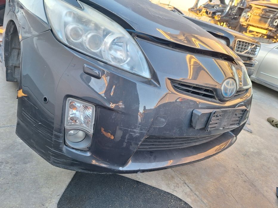 Предна броня с парктроници Toyota Prius / Тойота Приус 2012г.