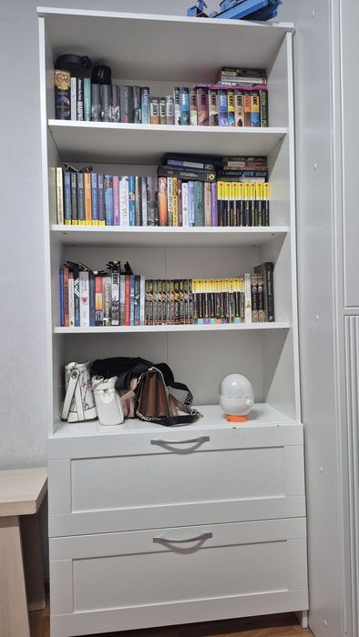 Продам книжный шкаф