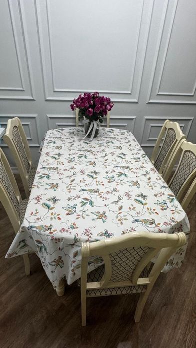 Стол со стульями