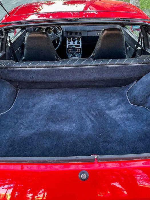 Porsche 944 Targa 1984 – Vehicul Istoric, Motor Revizuit, Fără Rugină