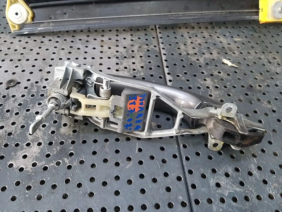 Maner usa stanga fata vw touareg 7l 7l0837885f
