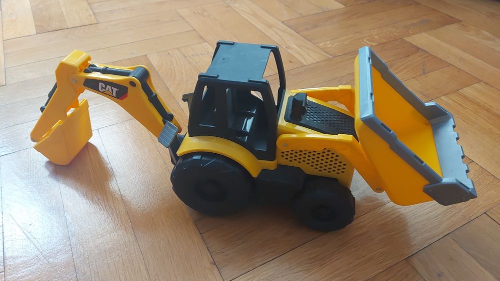 Трактор с батерии движащ се