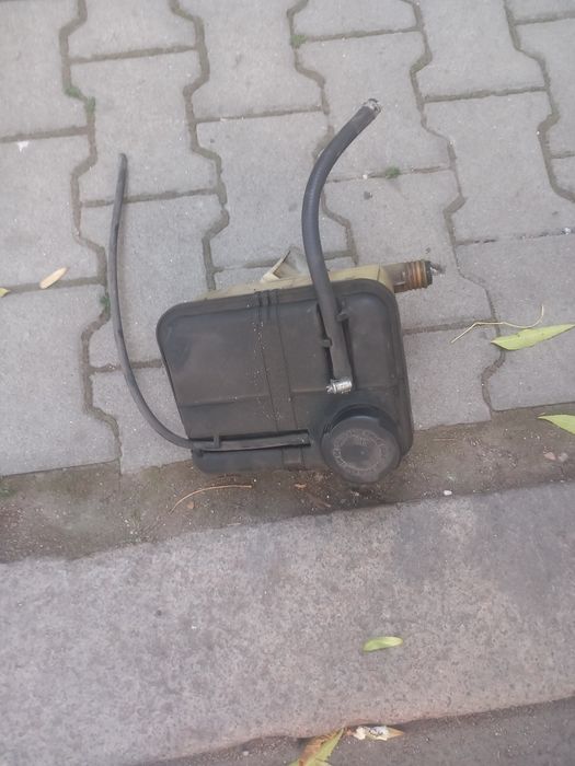 Казанче за антифриз за BMW 318 и Е 39 дизел TDS и Е 36