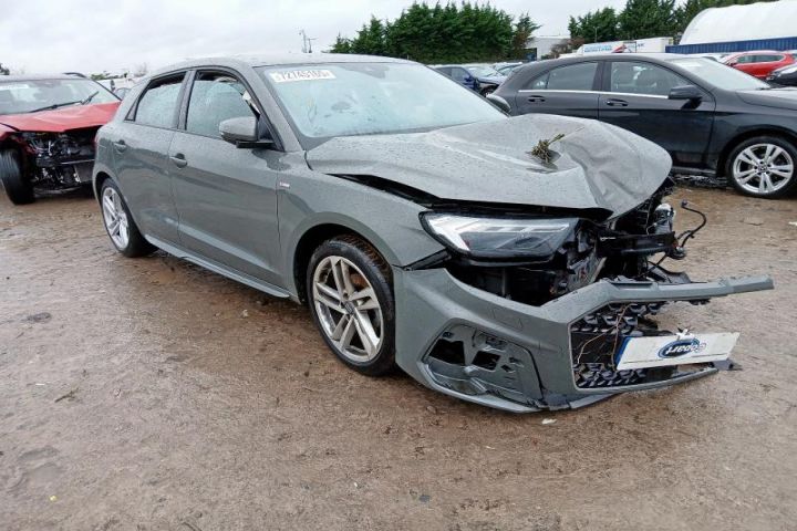 Dezmembrez Audi A1 2