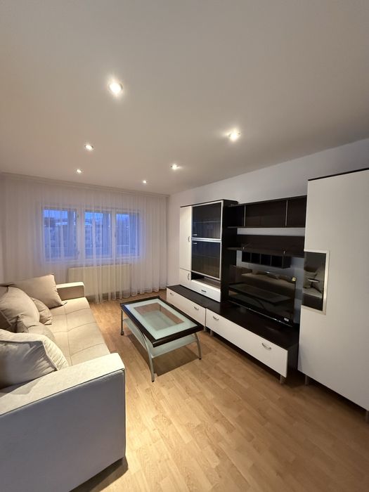 Apartament de închiriat cu 3 camere direct de la proprietar /zona Lamă