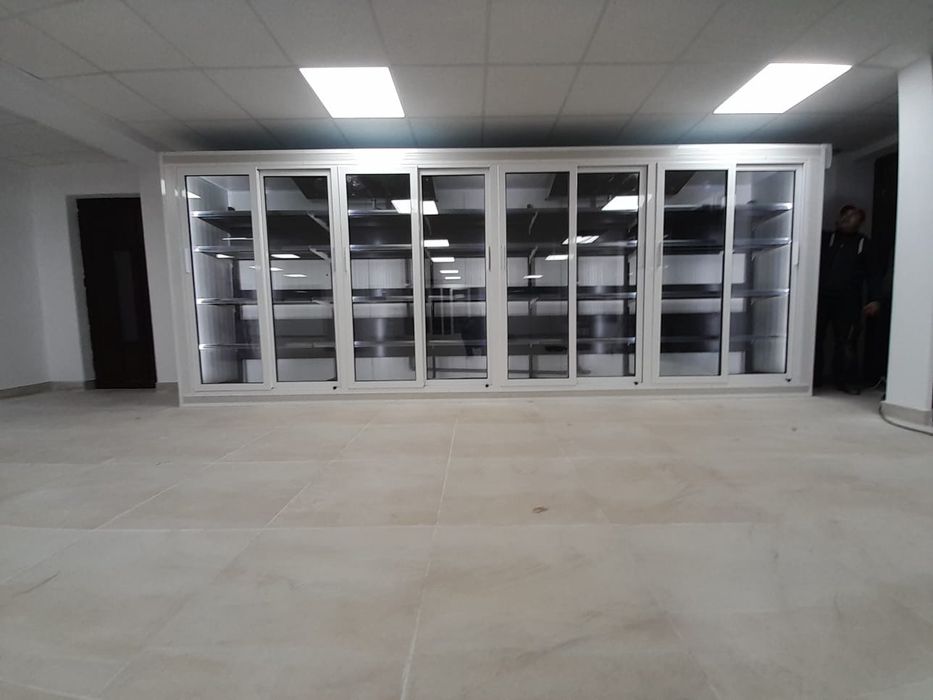 Producem vitrine si depozite frigorifice profesionale