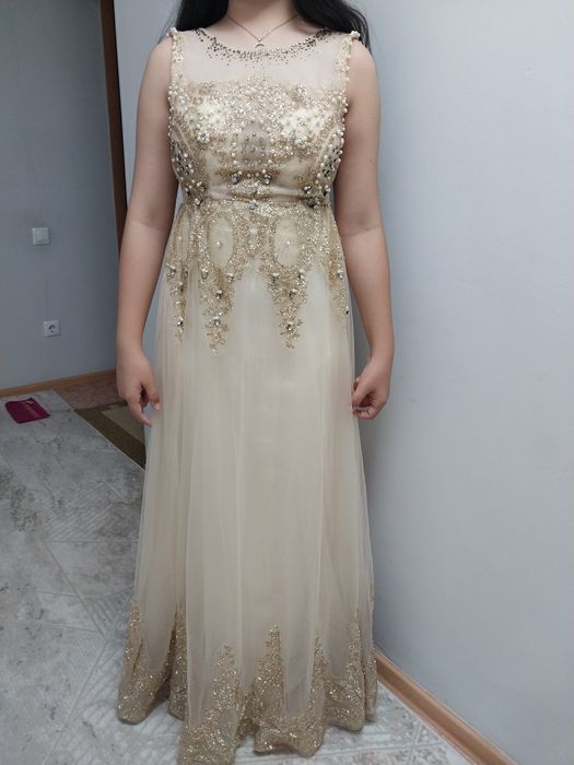 Вечернее платье нарядное