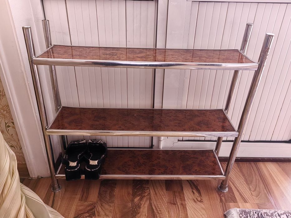 Oyoq kiyim jovoni MDF dan yasalgan.Sifati yaxshi