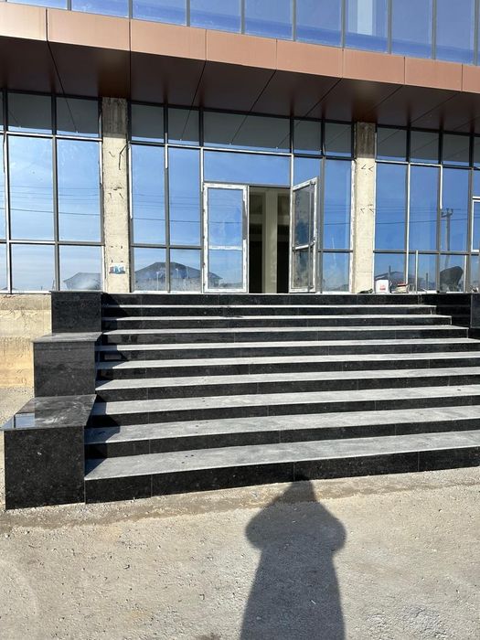 Фасад травертин и гранит