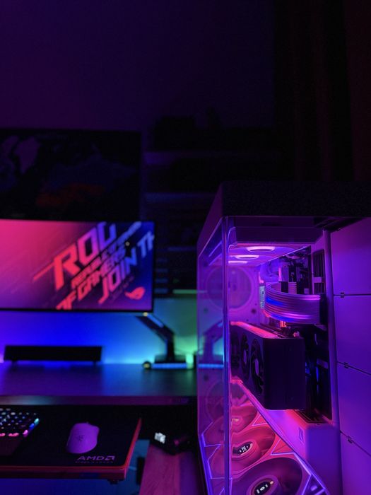 PC Gaming/Workstation RX7900XT R7 7800X3D 32GB DDR5 2TB SSD