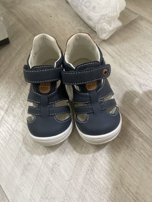 Детский сандалии