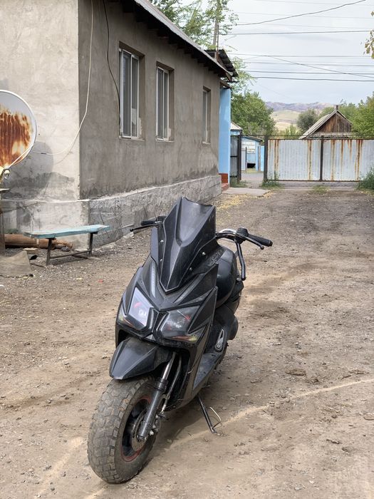 Прадам два мопеда