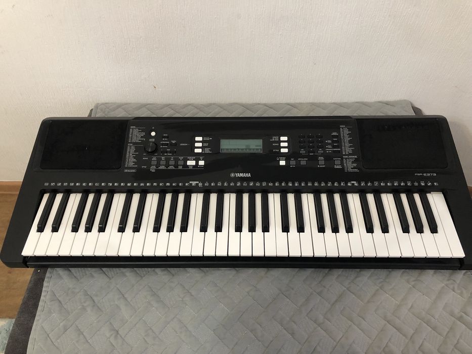 Синтезатор Yamaha PSR-E373
