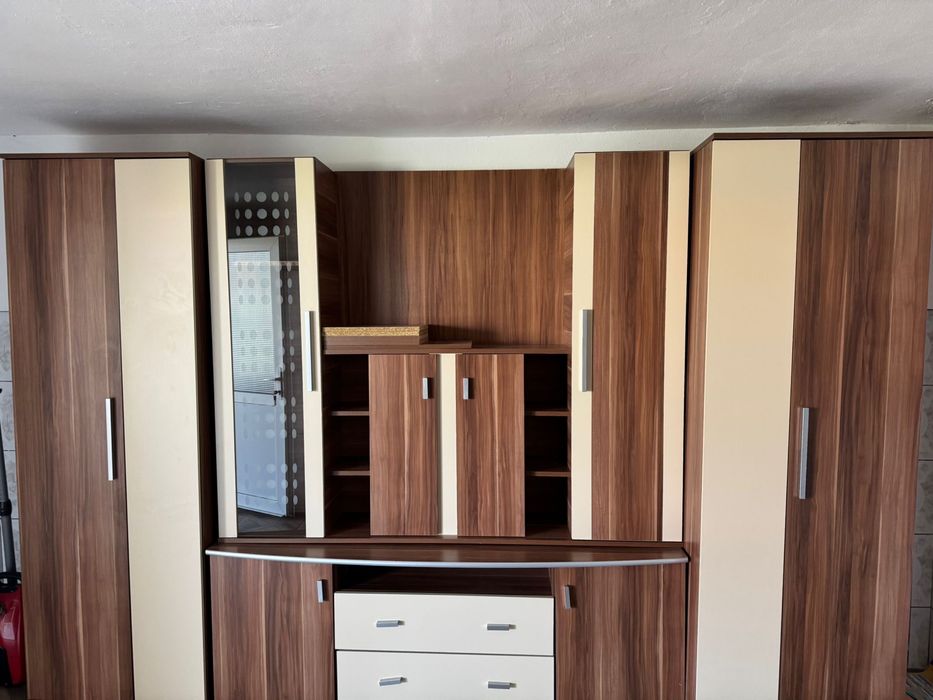 Vand mobila de dormitor