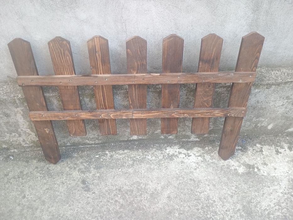 Продавам декоративна дървена ограда