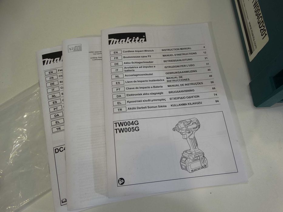 Makita TW 004 XGT 40 V  - Мощен гайковерт 350 Нм