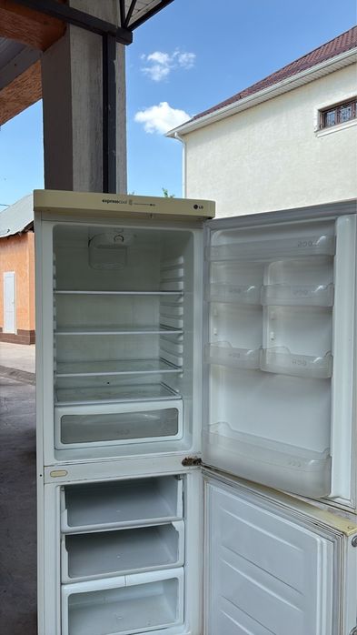 Продам холодильник