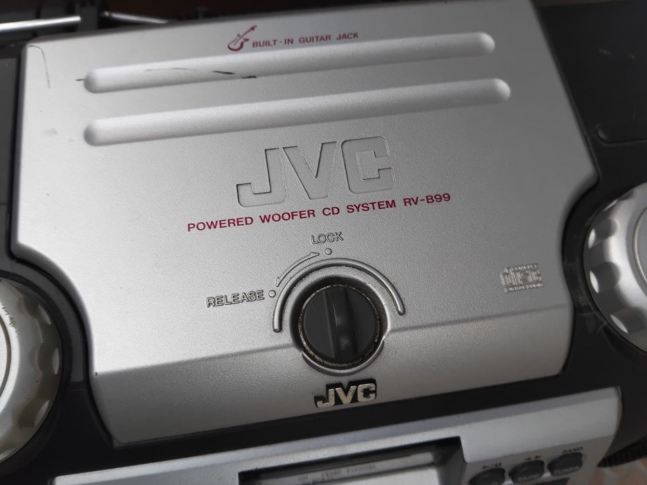 Радио Касетофон JVC rv-b99 Бомбастер Супер мощна Уредба Тунер Диск AUX