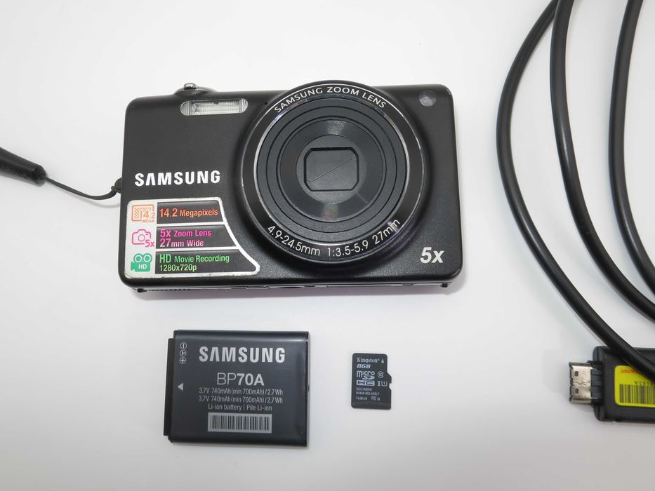Samsung ST65 ултра компактен цифров фотоапарат, черна дигитална камера, в отлично състояние, пълен комплект, работи супер.