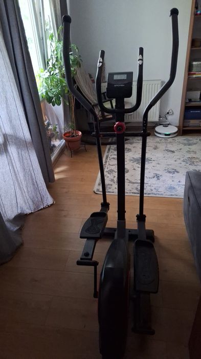Donez bicicleta elitica pentru piese