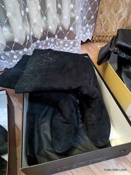 Продам женские сапоги