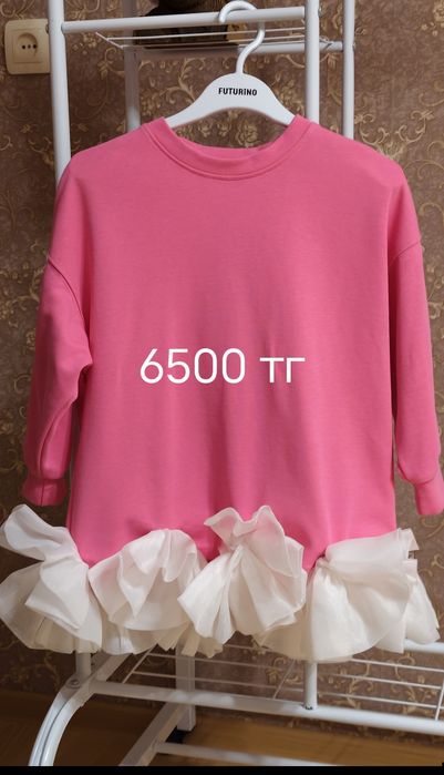 Продам платья на девочку 6-8 лет