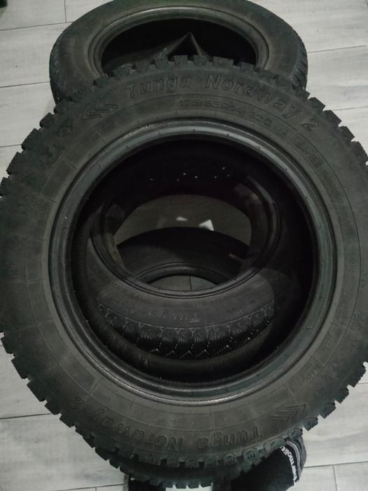 Продам шины срочно бу