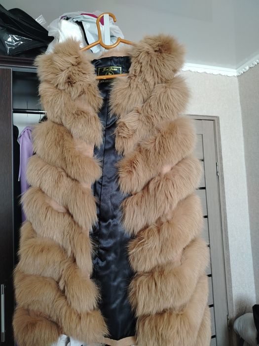 Продам жилетку натуралка писец