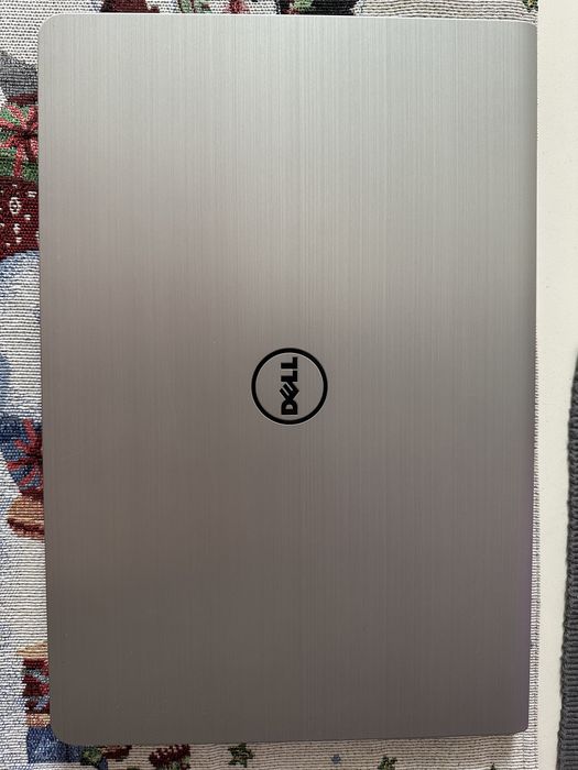 Лаптоп DELL 15.6 inspiron 15