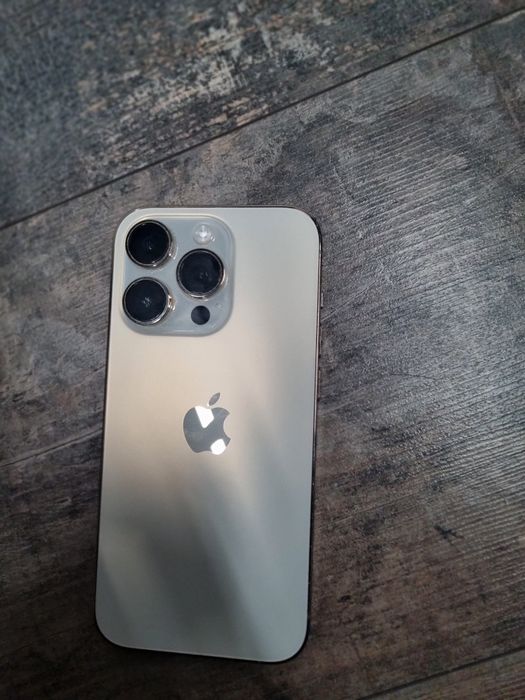 iPhone 14 pro GOLD