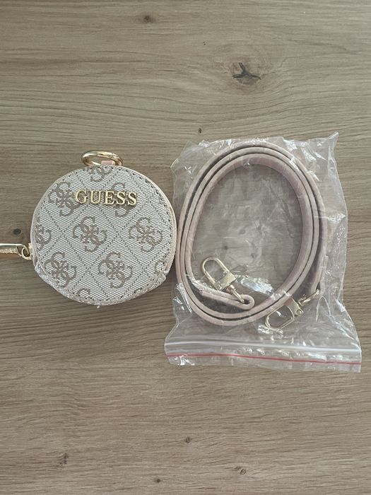 Geanta Guess,roz deschis,cu accesorii si bretea