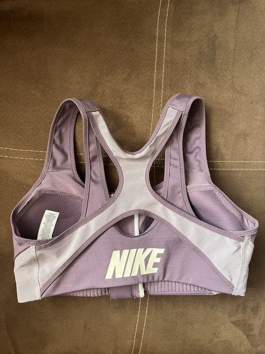 Спортно бюстие Nike