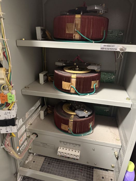 Stabilizator curent servomotor 30 Kva