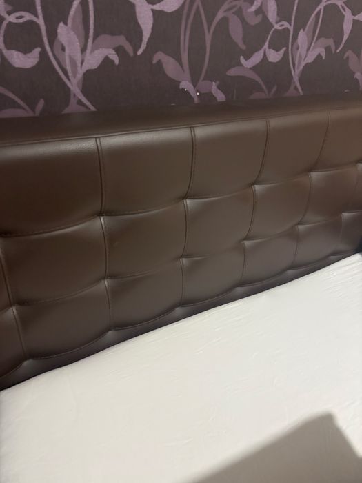 Pat tapitat - 180 cm cu lada de depozitare