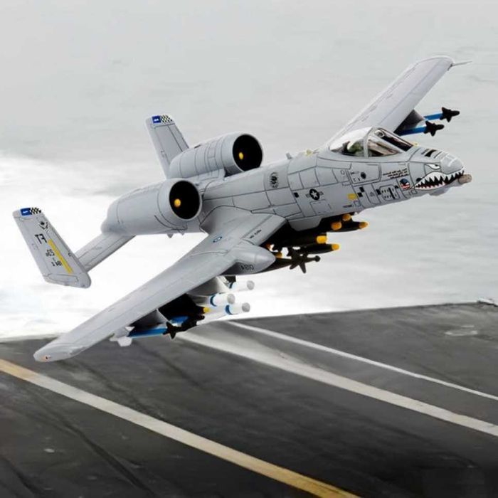 Macheta avion metalica A10 Warthog Thunderbolt II 1:100 17cm