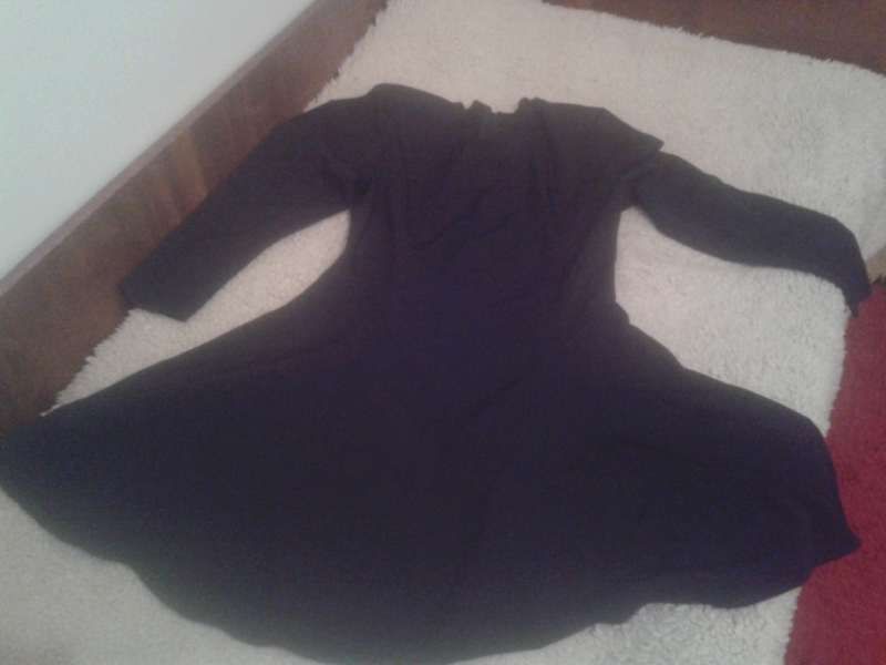 Малка черна рокля