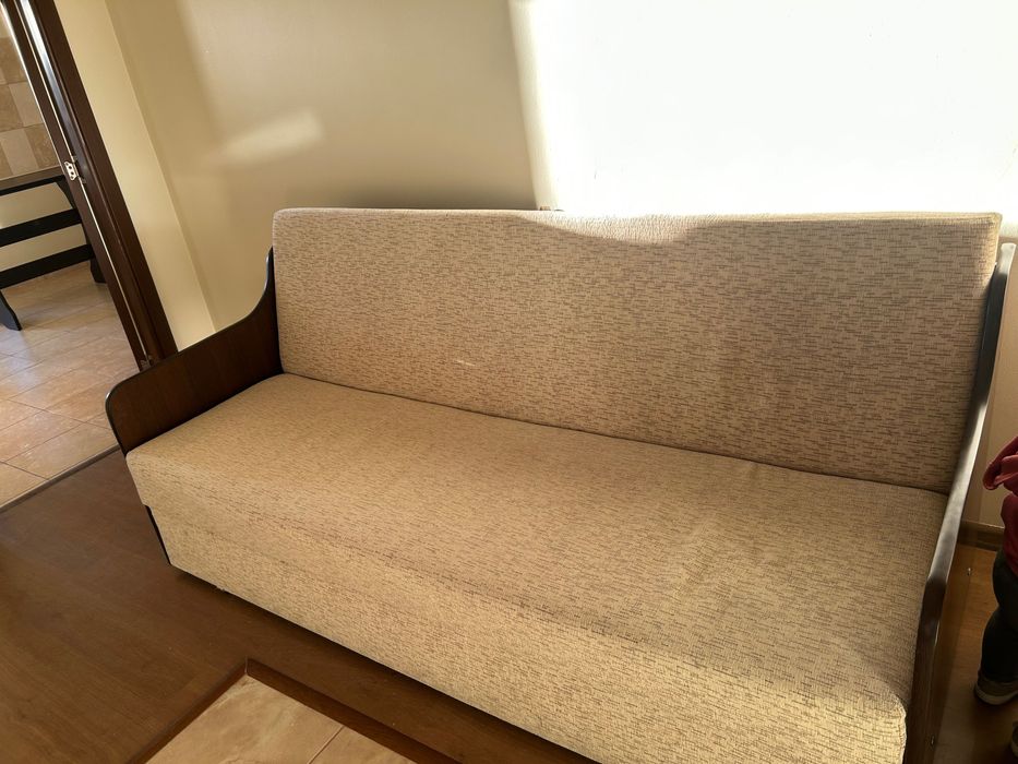 Vând canapea extensibilă