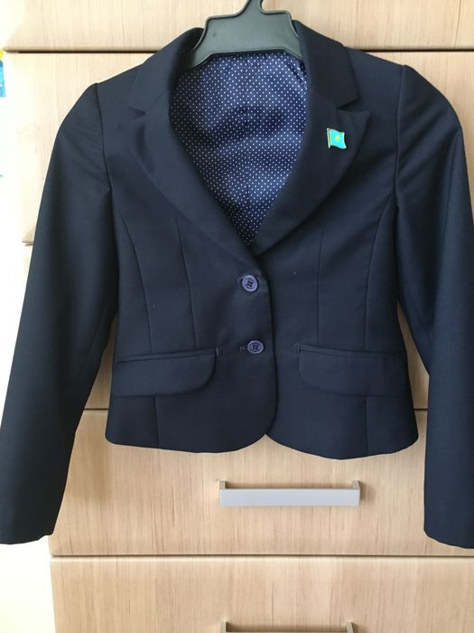 Продам школьную форму