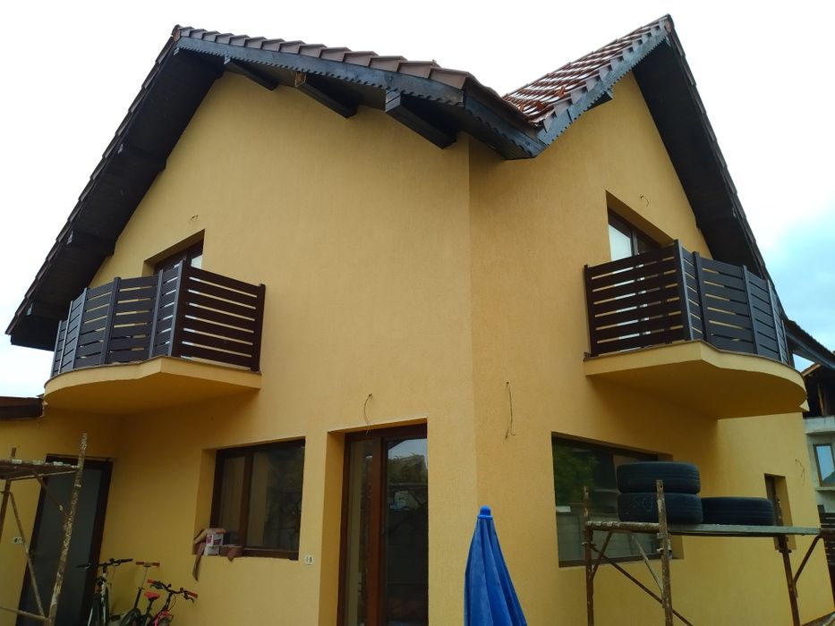 Balcoane aluminiu vopsit in camp electrostatic