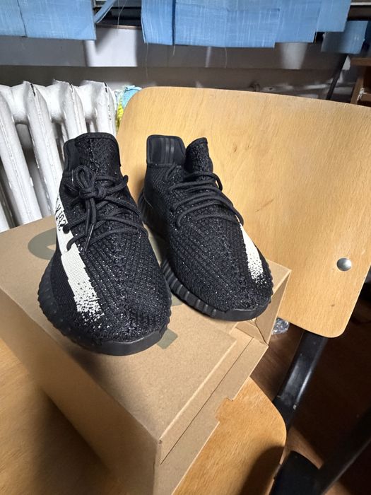 Yeezy boost 360v2 black