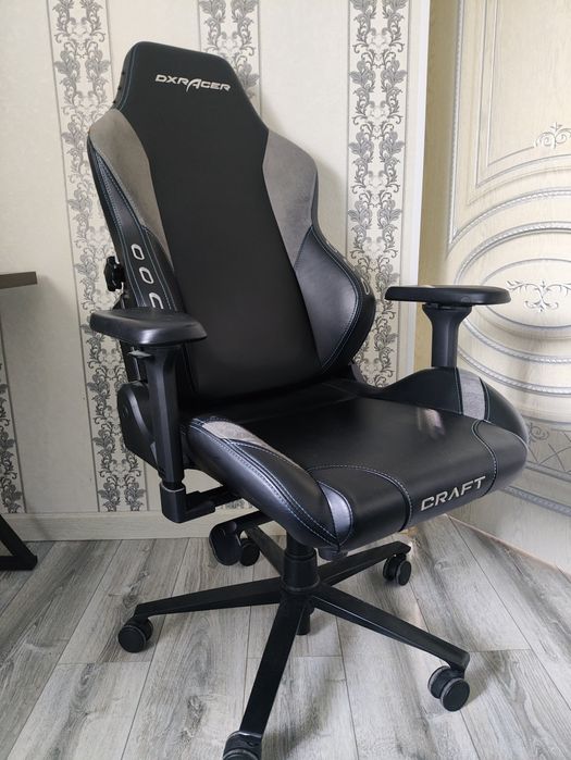 Игровое кресло DXRacer Craft