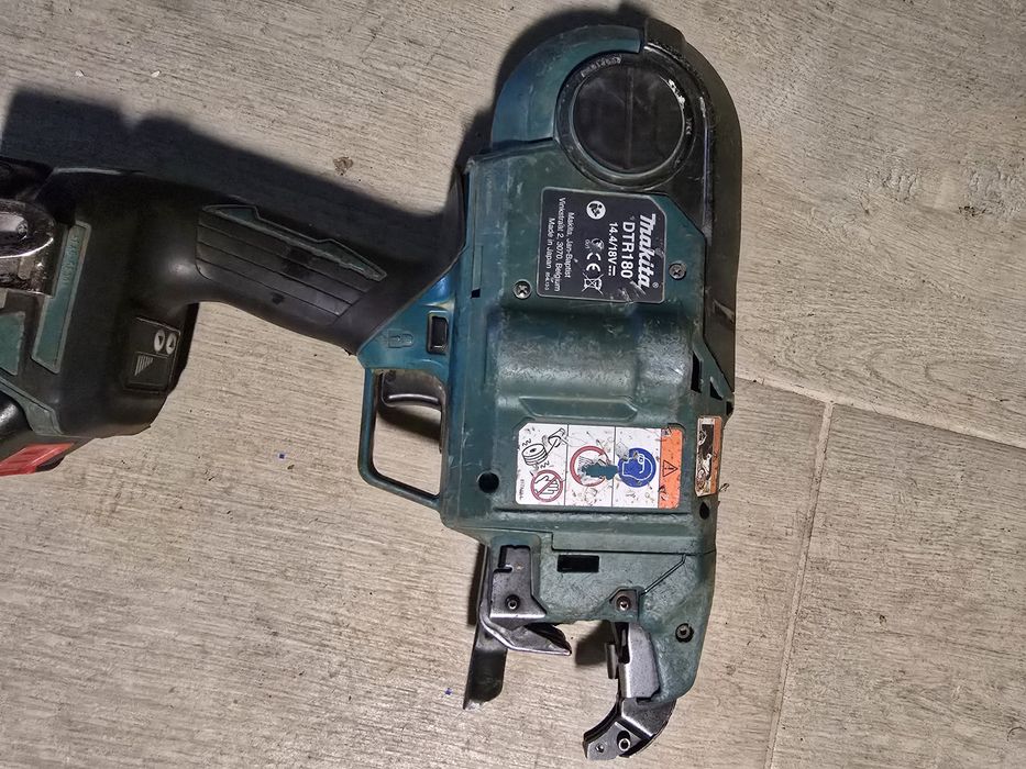 Makita DTR180. .