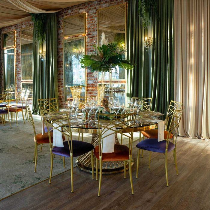 Mese de lux salon evenimente masă aurie cu blat oglindă EXQUISITE